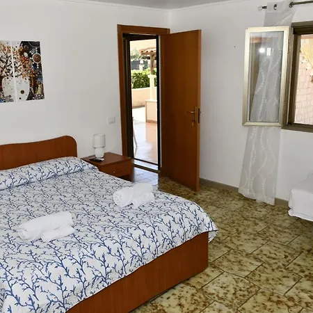 Apartment Con Piscina In Santa Maria Del Focallo