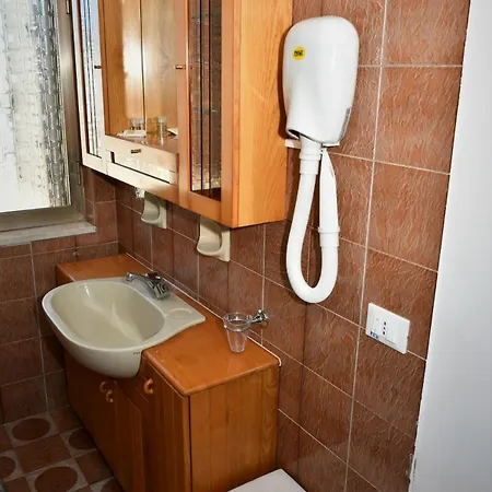 Apartment Con Piscina In *