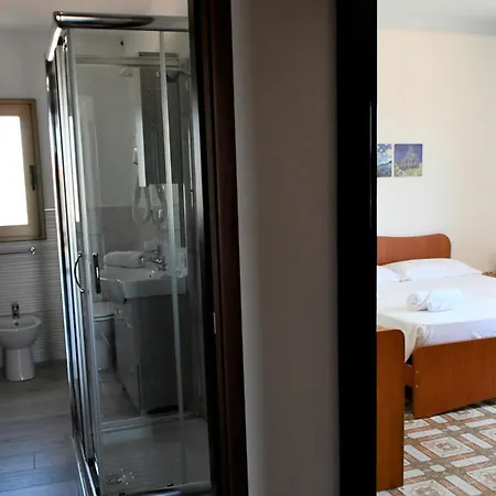 Apartment Con Piscina In *