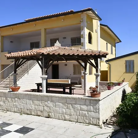 Con Piscina In Apartment *