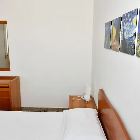 Apartment Con Piscina In *