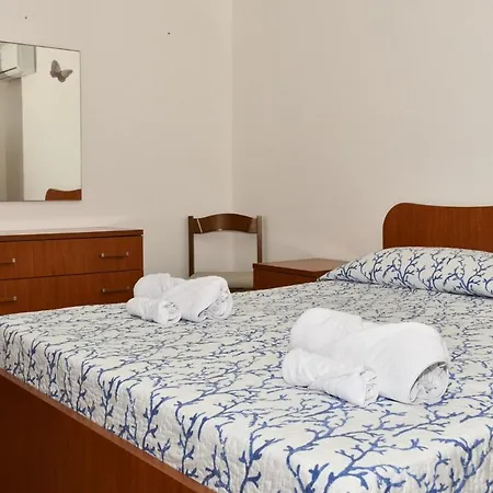 Con Piscina In Apartment
