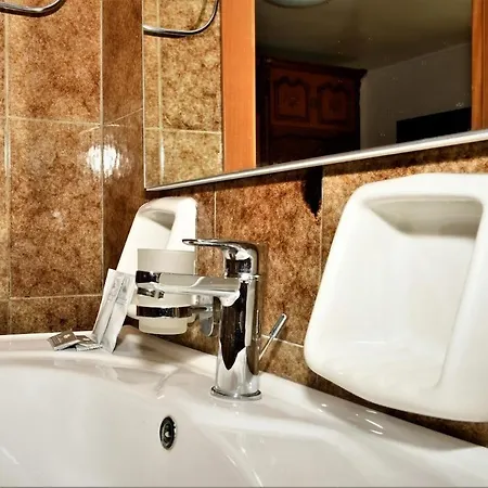 Apartment Con Piscina In Santa Maria Del Focallo