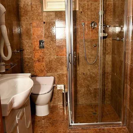 Con Piscina In