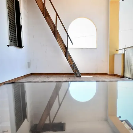 Con Piscina In