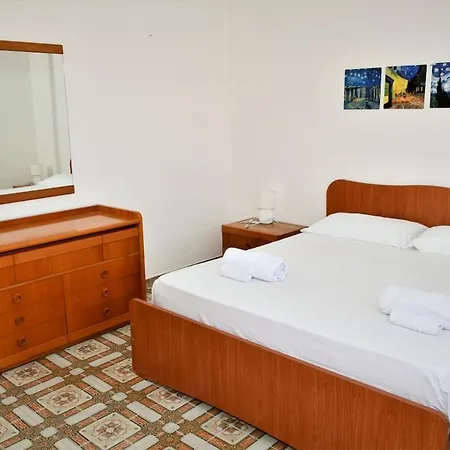 Con Piscina In Apartment *