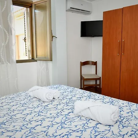 Con Piscina In Apartment