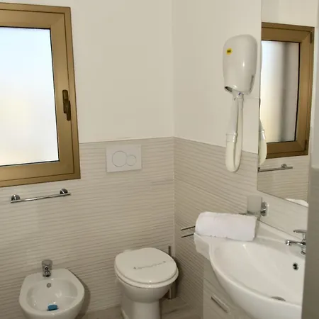 Con Piscina In Apartment *